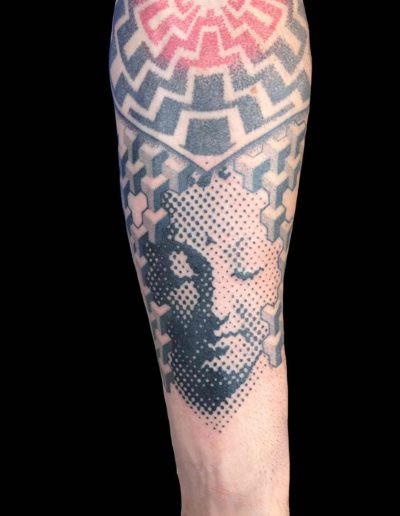 tatuaggio buddha dotwork